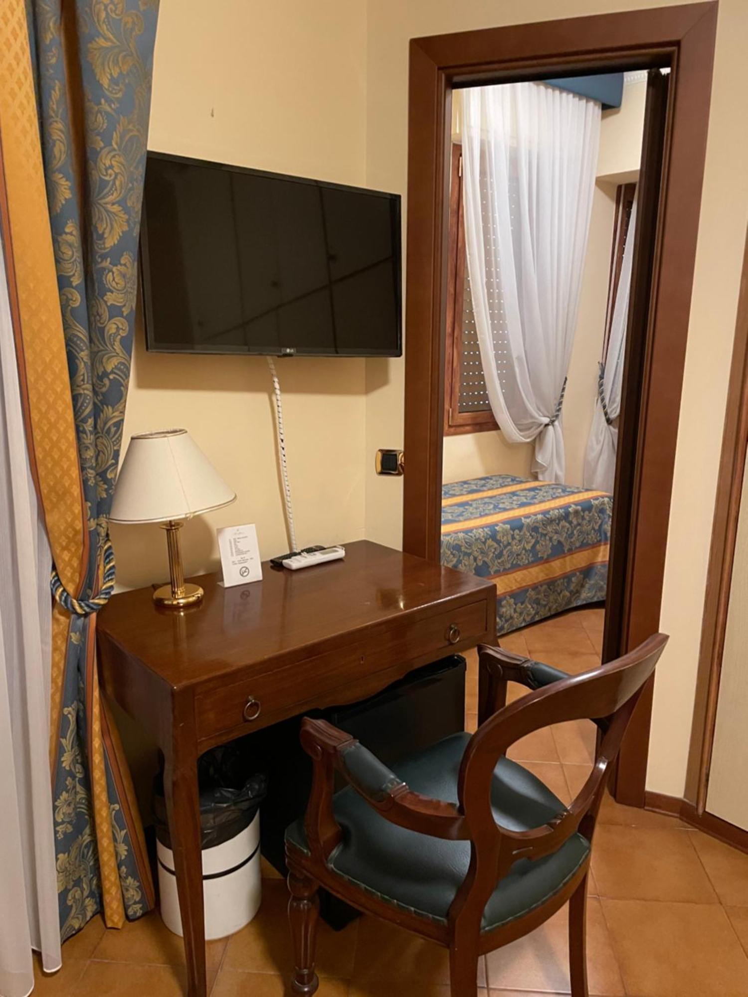 Hotel Mondial Rapallo Quarto foto